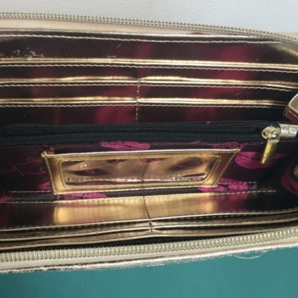 Betsey Johnson - Gold Metallic Wallet - Picture 5 of 7